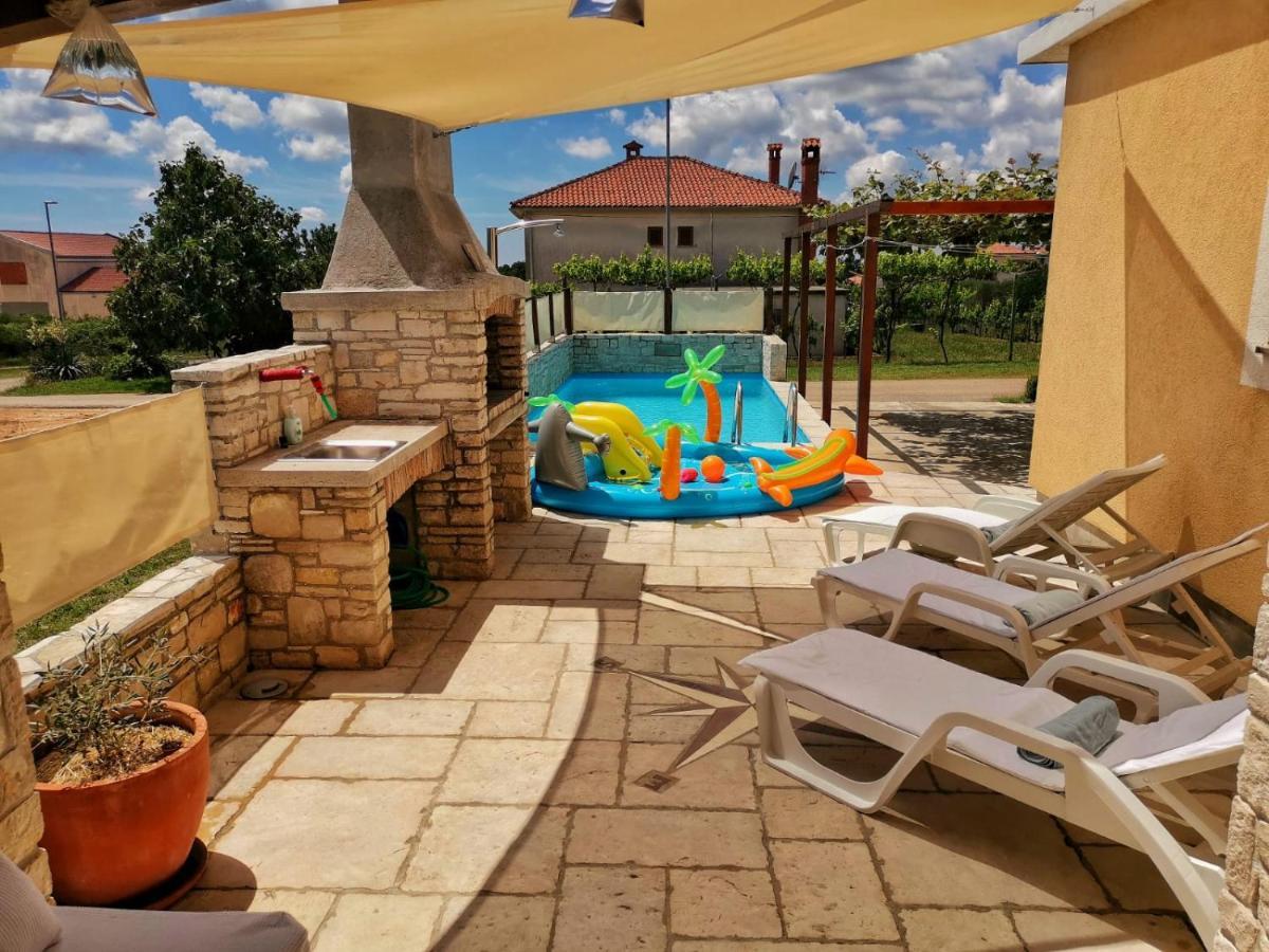 Luxury Apartment Alba With Pool Kanfanar Buitenkant foto