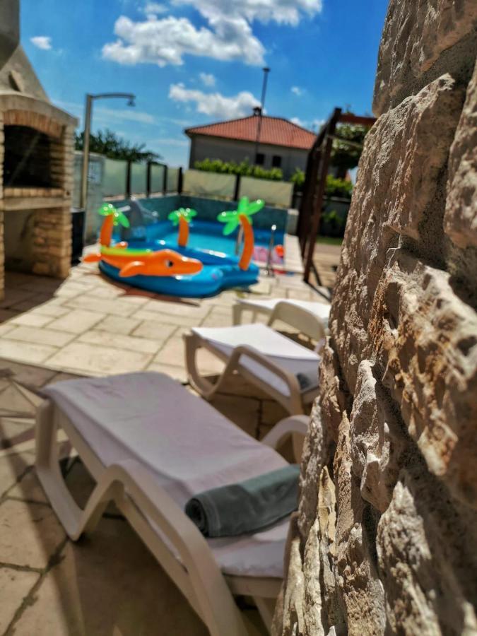 Luxury Apartment Alba With Pool Kanfanar Buitenkant foto