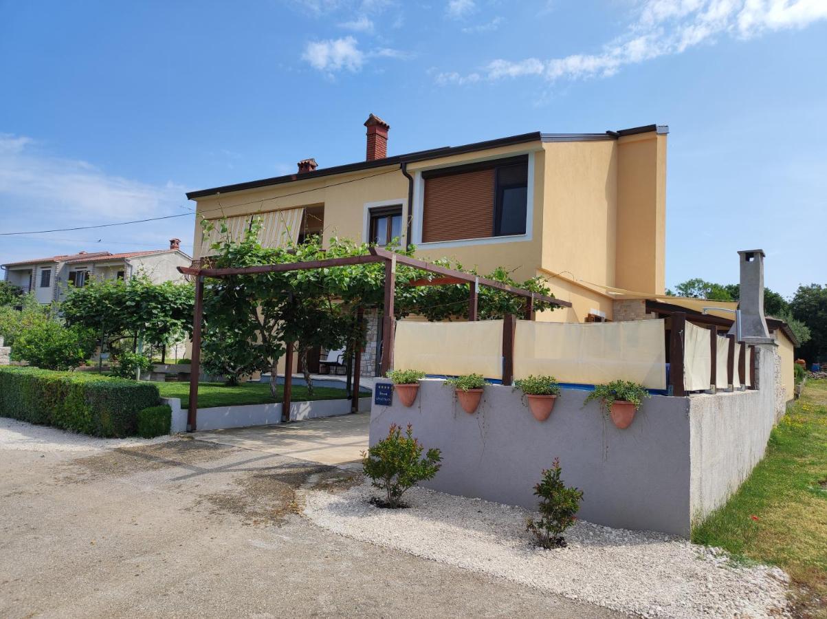 Luxury Apartment Alba With Pool Kanfanar Buitenkant foto