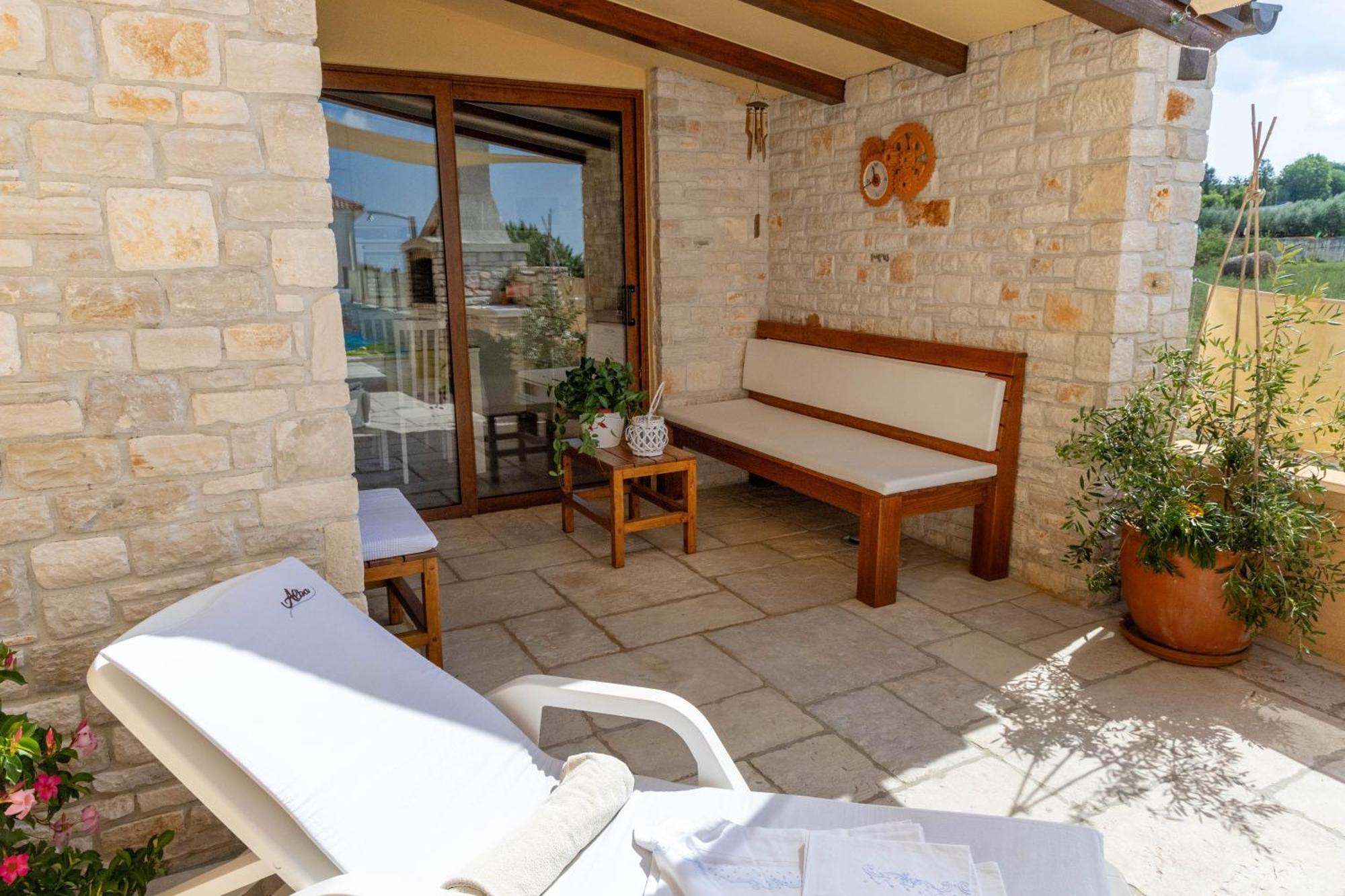 Luxury Apartment Alba With Pool Kanfanar Buitenkant foto