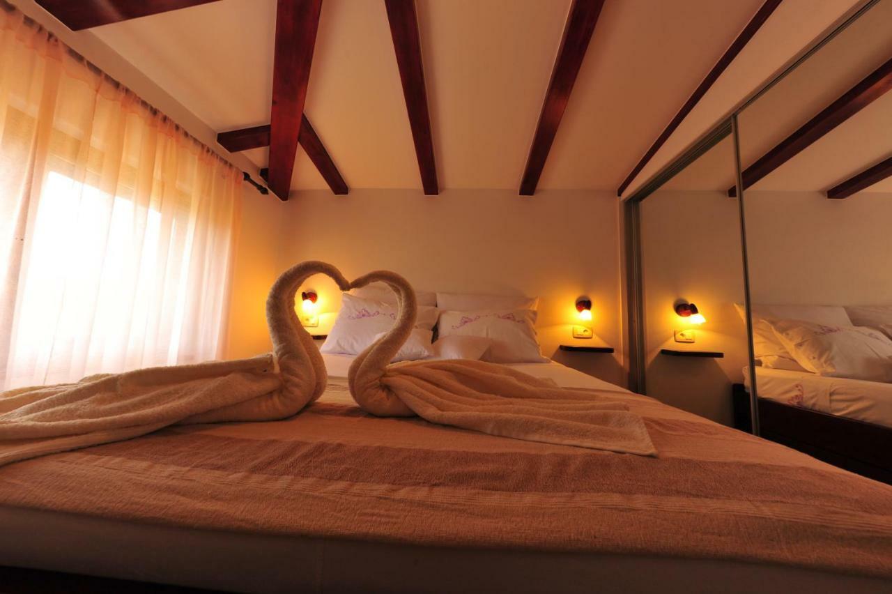 Luxury Apartment Alba With Pool Kanfanar Buitenkant foto